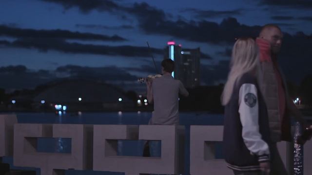 Gorgeous melody on Violin (My Funny Valentine) on the streets of Minsk смотреть онлайн