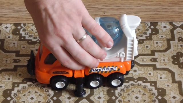 Игрушечная бетономешалка BIG SITE - хорошая игрушка. смотреть онлайн