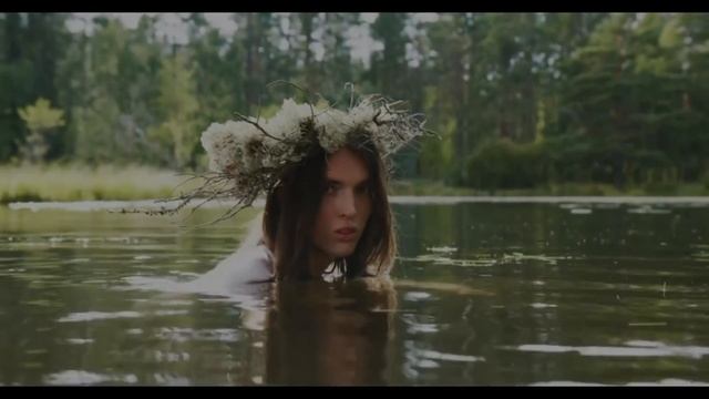 Почему игнор и дистанция вызывает у женщины бешеный интерес к тебе? смотреть онлайн