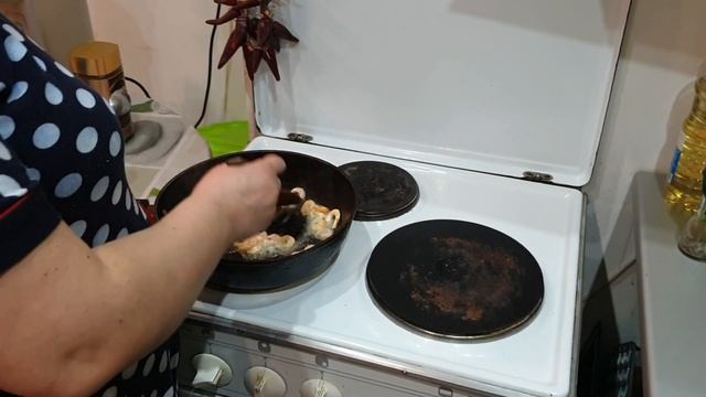 Очень вкусная и простая закуска из креветок.#вкусные креветки#вкусный салат#морепродукты# смотреть онлайн