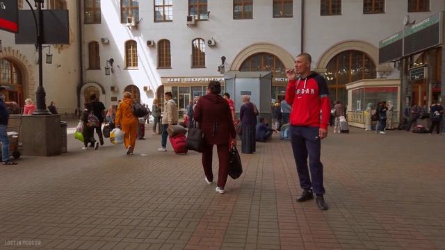 [4K] ?? Moscow Walking. People Waiting For A Train At The Kazan Railway Station.