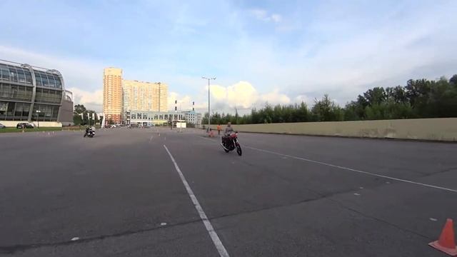 Троганье в поворот на мотоцикле - Учебное занятие смотреть онлайн