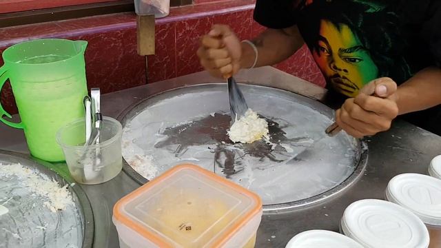 Таиланд. Паттайя. Тайское «жаренное» мороженное. смотреть онлайн