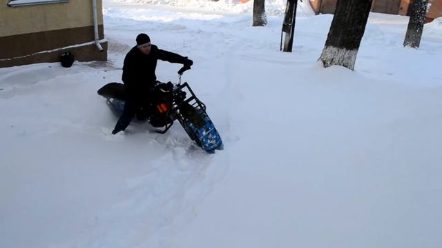 Самодельный мотоцикл с колесами как на мотовездеходе Тарусь Mini bike 2X2 смотреть онлайн