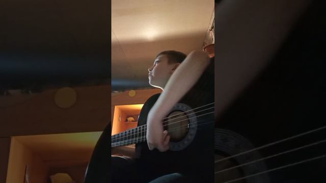 Виктор Цой - группа крови ( поëт автор канала) "кавер на гитаре классической" смотреть онлайн