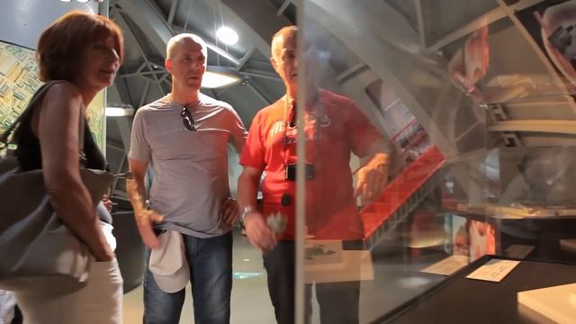 ATOMIUM : The Magic of Architecture. The Joy of Culture. Make a tour ! смотреть онлайн