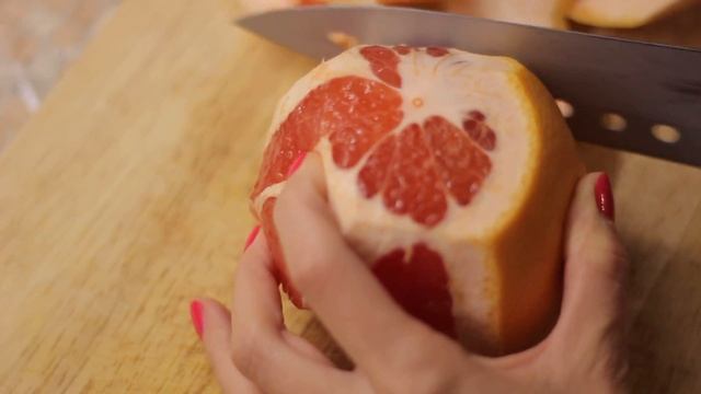 КАК НАРЕЗАТЬ ГРЕЙПФРУТ. Быстрый способ очистить грейпфрут! смотреть онлайн