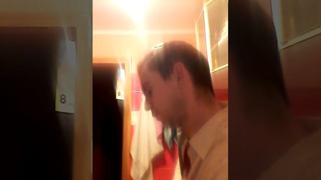 Грустно..взял гитару с 2 струнами...просто состояние душ..неиграл 2 года.. смотреть онлайн