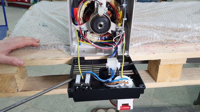 Генератор SINCRO EW220TDC. Описание и устройство смотреть онлайн