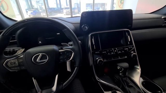 Интерьер и первый запуск Lexus LX600