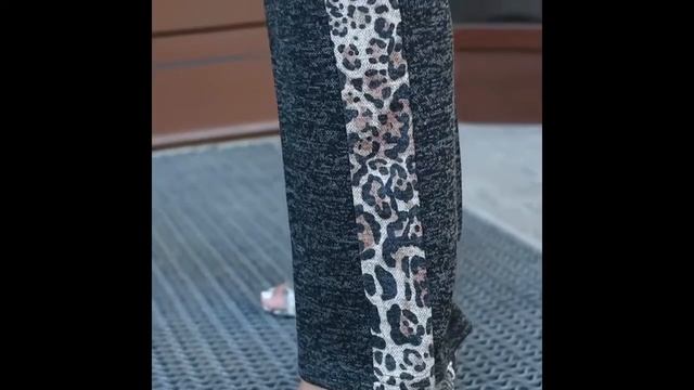 Женский костюм в спортивном стиле