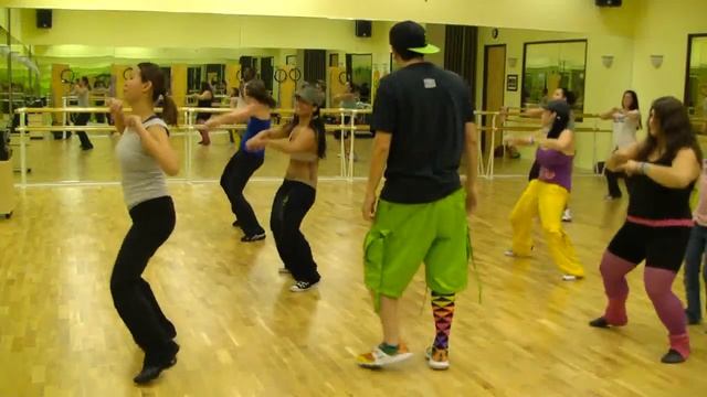 Caipirinha - Zumba Fitness W/ Bradley смотреть онлайн