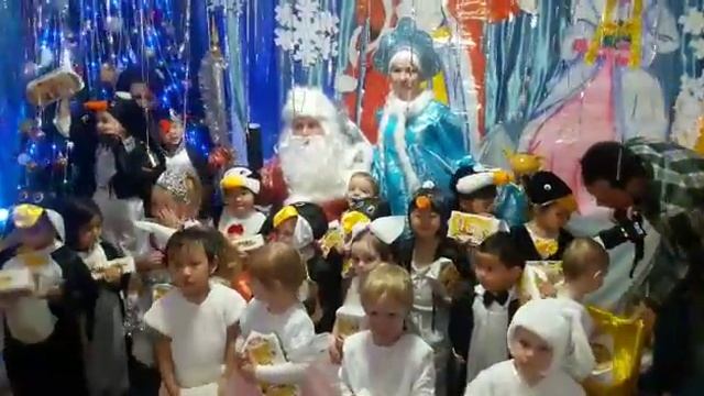 Новогодняя сказка Приключения колобка, младшие детки смотреть онлайн