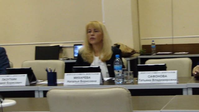 Парламентарии приняли к сведению итоги работы ДЦ «Садовники» в 2021 году смотреть онлайн
