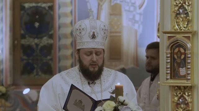 Рождественская служба в кафедральном соборе Рождества Христова смотреть онлайн