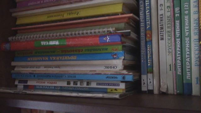 РАЗБИРАЮ КНИЖНЫЕ ПОЛКИ В ДЕТСКОЙ смотреть онлайн