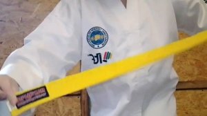 Тхэквондо. Как правилно завязать пояс ?