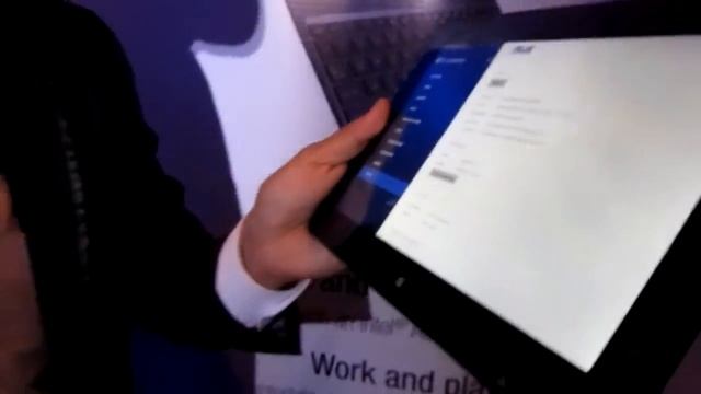 Asus Transformer Book T100 Launch Preview - Windows 8.1 Convertible With Quad-Core Atom For PHP 24k смотреть онлайн