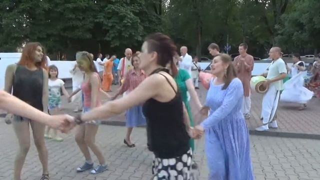 про красочный праздник холли смотреть онлайн