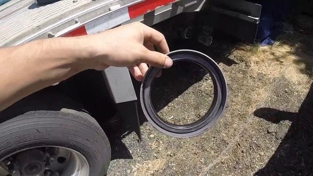 ТЯЖЕЛОЕ Время Для ДАЛЬНОБОЯ, ПРИХОДИТСЯ Выкручиваться, РЕМОНТ Трейлера смотреть онлайн