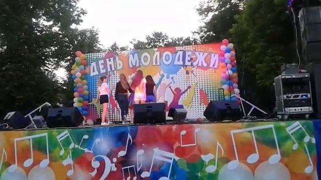 "Шаг за шагом" Ю.Молькова и танц.студия "Exclusive" смотреть онлайн