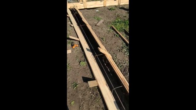 Опалубка для дома из опилка бетона.