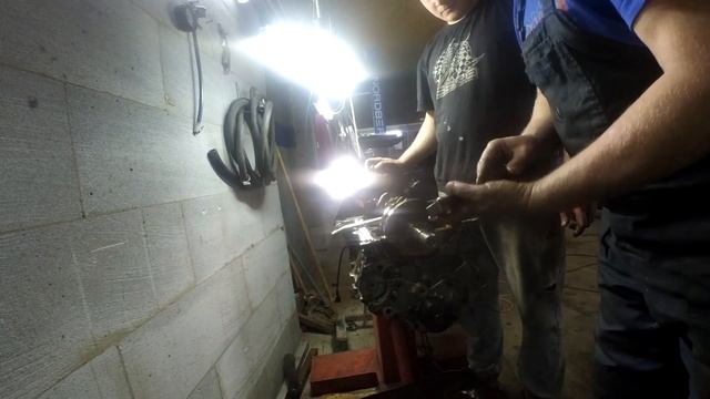 Капиталка у SARBASA Hyundai Santa Fe ч.2 осмотр вкладыши, вал, блок впуск. смотреть онлайн