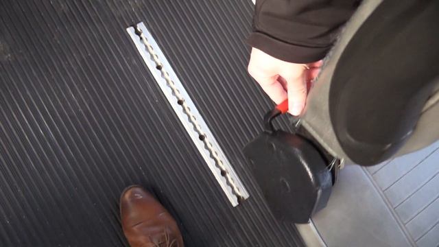 2009 Ford Goshen 19 Passenger ADA Shuttle Bus - S06386 смотреть онлайн