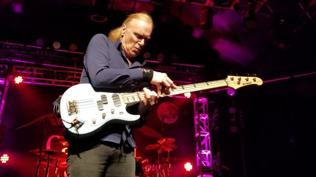 Billy Sheehan Bass Solo Mr. Big June 23 2017 in 4K HD смотреть онлайн