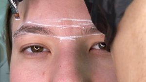 Разметка на заросших бровях. Разметка нитью и brow пастой. Оформление бровей. Эскиз бровей.mp4