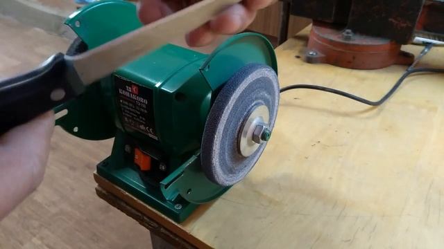 Как быстро заточить кухонный нож на точиле? Заточка ножа на бруске, камне. Точим быстро и без суеты смотреть онлайн