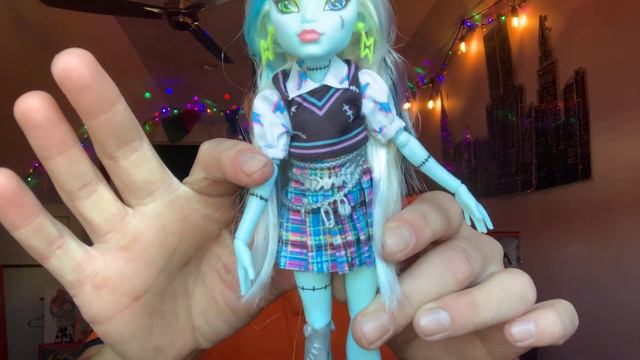Original Monster High Give Away! Plus New Frankie Stein Doll Unboxing, Review, & Comparison смотреть онлайн