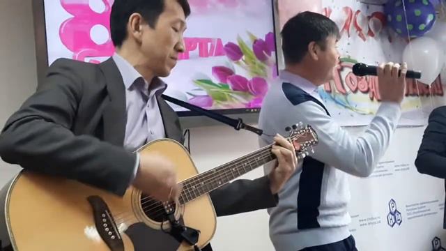 Поздравление парней на 8 марта смотреть онлайн