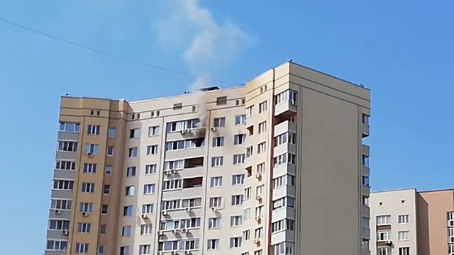 Возгорание на 18 этаже дома по Антонова смотреть онлайн
