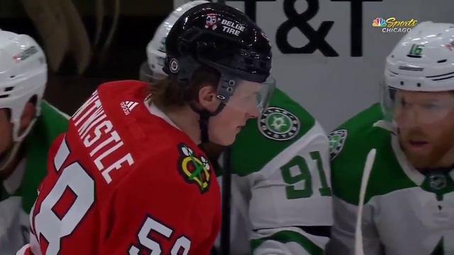 Jamie Benn Squirts MacKenzie Entwistle With Water In The Face... смотреть онлайн