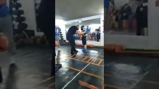 Тренировка детей по боксу. смотреть онлайн