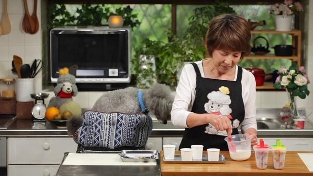 Frozen Yogurt and Azuki Milk Popsicles (Summer Dessert Recipe) | Cooking with Dog смотреть онлайн