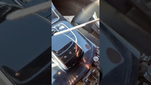 MERCEDES #w205 C200 ORTA KONSOL SÖKME VİDEOSU смотреть онлайн