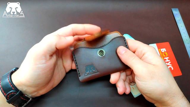 Удобный, универсальный и вместительный кошелек из кожи. смотреть онлайн