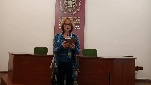 Ольга Лесовикова читает свои стихи смотреть онлайн
