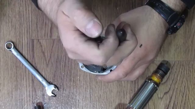 А говорят Makita уже не та! / Ремонт болгарки Makita GA5030 смотреть онлайн