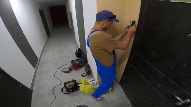 Установка цветного видеодомофона Atis за 21минуту! (1часть) смотреть онлайн