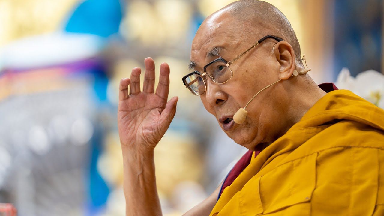 Далай-лама. "Коренные строфы о срединности" Нагарджуны - день 2 смотреть онлайн