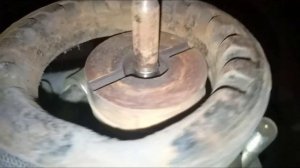 Стук, грохот в задней части автомобиля при езде по неровной дороге. Устранил причину.