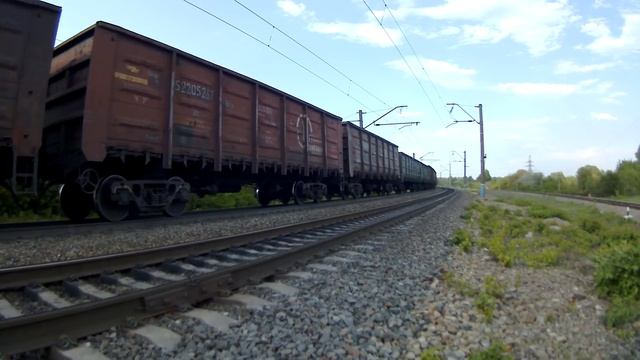 [Тест экшн-камеры] Электровоз ВЛ80-310 с грузовым составом на подъезде к ст. Мичуринск-Воронежский смотреть онлайн