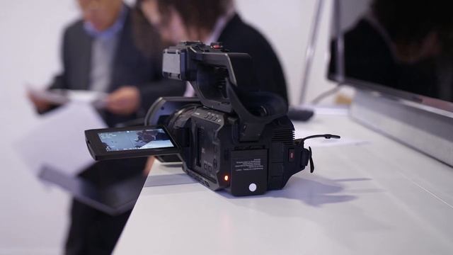 Panasonic X2000 und X1500: kompakte 4K-Profi-Camcorder смотреть онлайн