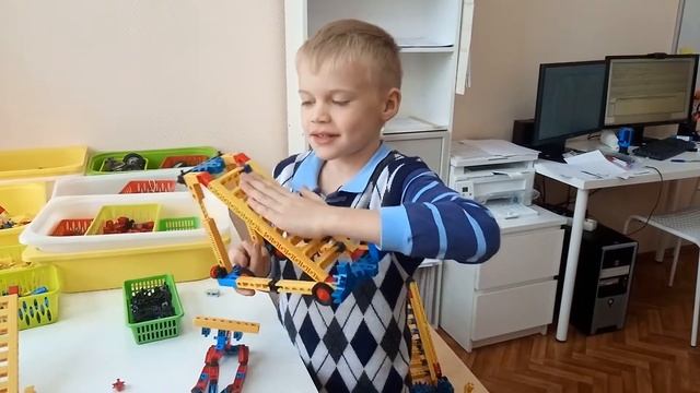 Первый курс роботототехники, конструирование на engino смотреть онлайн