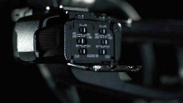 Présentation de la caméra Canon C100 | CANON смотреть онлайн