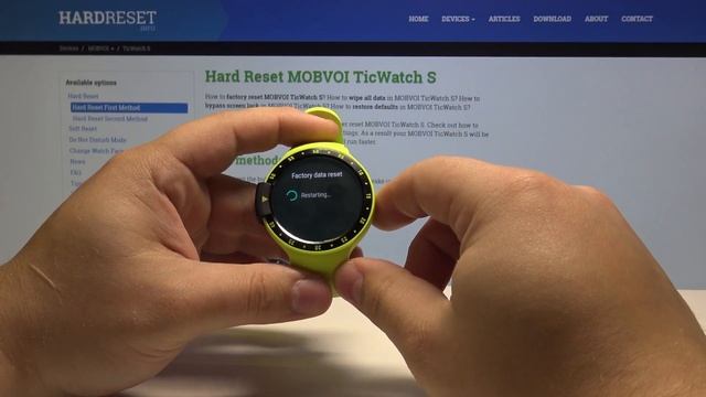 How to Hard Reset MOBVOI TicWatch S – Factory Reset / Restore Watch смотреть онлайн