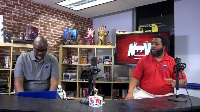 NERDS REACT NO SUDDEN MOVE смотреть онлайн